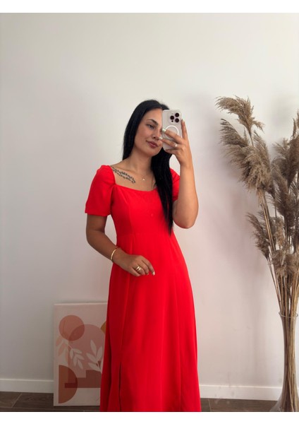 Balon Kollu Yırtmaçlı Midi Kısa Kollu Elbise