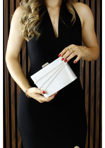 Gümüş Saten Kristal Taşlı Metal Saplı Zincir Askılı Abiye Çanta modelleri