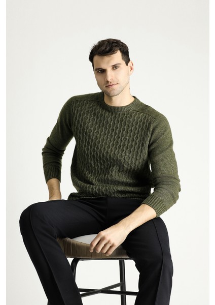 Bisiklet Yaka Regular Fit Dikişsiz Desenli Triko Kazak