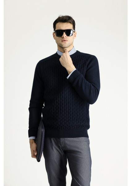 Bisiklet Yaka Regular Fit Dikişsiz Desenli Triko Kazak