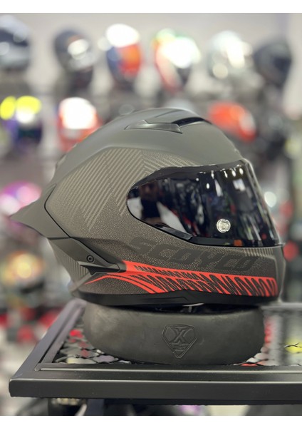 871 Mat Gri Kırmızı Siyah Vizörlü