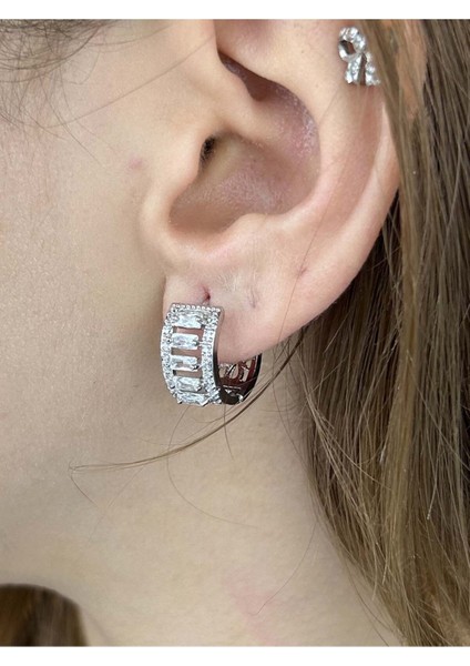 Zirkon Taşlı, Geniş Halka Model Paslanmaz Çelik Küpe 590