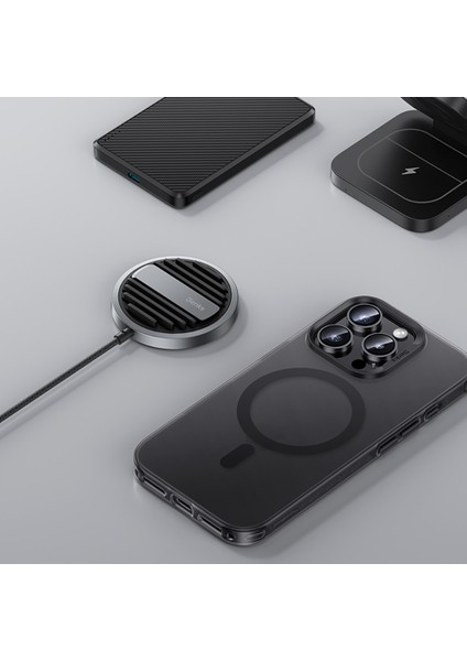 iPhone 17 Pro Max Uyumlu Kılıf M-Safe Şarj Özellikli Benks Lucid Armor Kapak Siyah