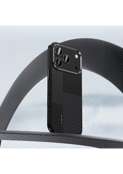 iPhone 17 Pro Kılıf M-Safe Şarjlı Karbon Fiber Benks Montage Hybrid Armorpro Kevlar Kapak Siyah
