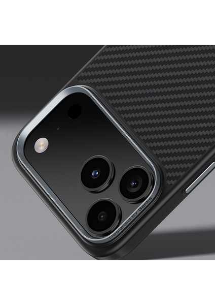 iPhone 17 Air Uyumlu Kılıf Karbon Fiber M-Safe Şarjlı Benks Hybrid Armorpro 600D Kevlar Kapak Siyah fırsatları