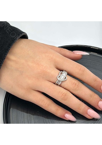 Kalp Figürlü, Zirkon Taşlı Yüzük 32, Gümüş Renk, Ayarlanabilir