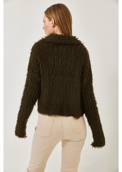 Kadın Polo Yaka Gold Düğmeli Kürk Görünümlü Hırka