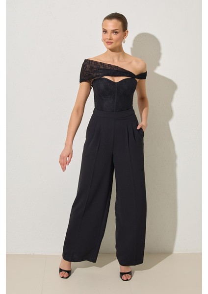 Siyah Kol ve Dantel Detaylı Pantolonlu Tulum fiyatları