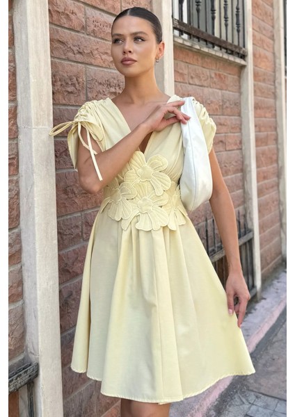 Papatya Aplikeli Kısa Elbise P-00017974 fiyatları