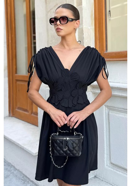 Papatya Aplikeli Kısa Elbise P-00017974 fiyatları