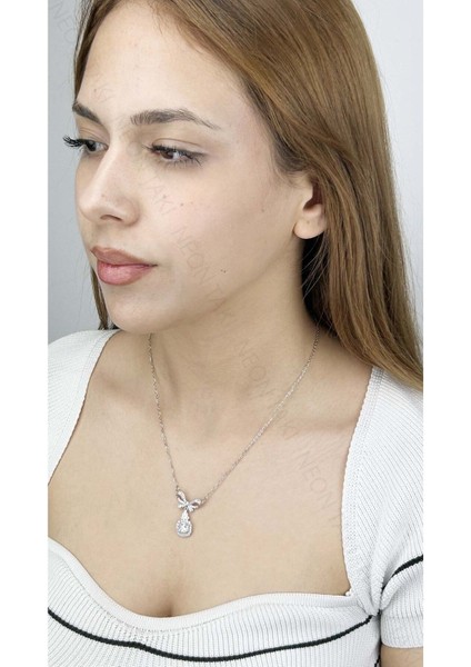 Kolye, Zirkon Taşlı, Kararmayan Paslanmaz Çelik, Kurdela Detaylı, Gümüş Renk, Model358