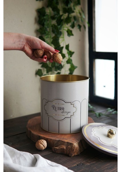 ER147-U6 Retro Desenli Yuvarlak Metal Saklama Kabı 17.5 cm
