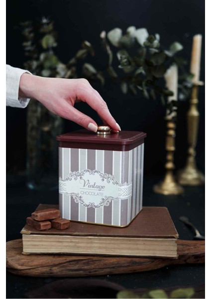 ER023-4J Elegance Chocolate Desenli Kare Metal Saklama Kabı 12X12 cm