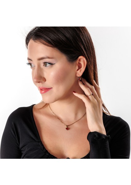 HARMONİ TEKTAŞ KIRMIZI BAKIR EL YAPIMI KRİSTAL TAŞLI KARARMA YAPMAZ KADIN KOLYE KUTULU fiyatları