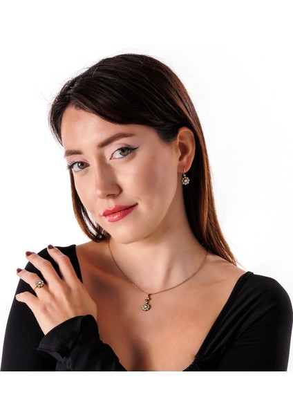 HARMONİ MİNİ ÇİÇEK BAKIR EL YAPIMI KRİSTAL TAŞLI KARARMA YAPMAZ KADIN KOLYE KUTULU fiyatları