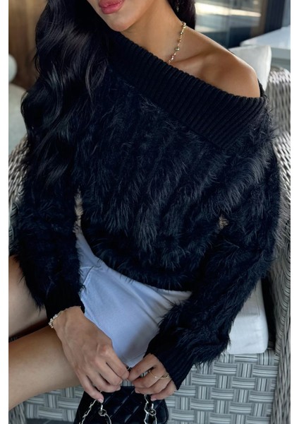 Yaka Detaylı Sakallı Triko Kazak P-00017982