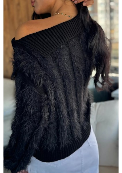 Yaka Detaylı Sakallı Triko Kazak P-00017982 fırsatları