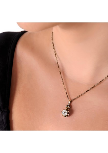 KAZ AYAĞI BAKIR EL YAPIMI KRİSTAL TAŞLI KARARMA YAPMAZ KADIN KOLYE KUTULU