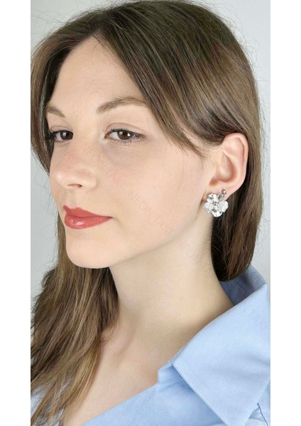 Zirkon Taşlı, İğnesi Gümüş Çiçek Formunda Küpe 642, Gümüş Renk fiyatları