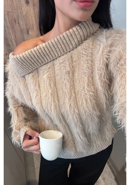 Yaka Detaylı Sakallı Triko Kazak P-00017982 fiyatları