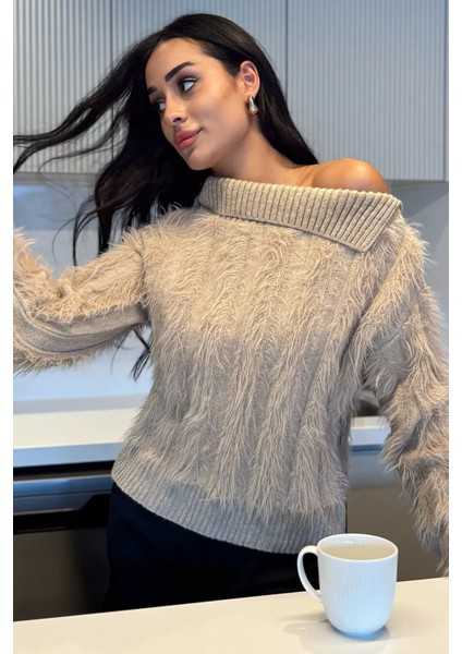 Yaka Detaylı Sakallı Triko Kazak P-00017982 modelleri