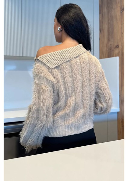 Yaka Detaylı Sakallı Triko Kazak P-00017982 fırsatları