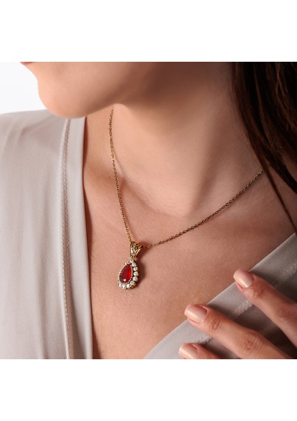 HÜRREM SULTAN KIRMIZI BAKIR EL YAPIMI KRİSTAL TAŞLI KARARMA YAPMAZ KADIN KOLYE KUTULU