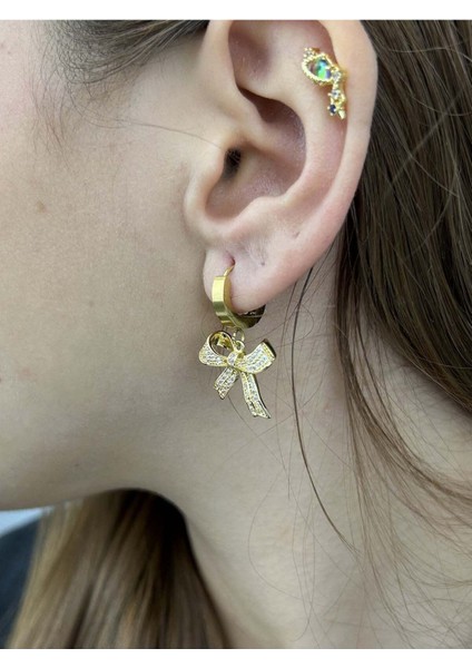 Zirkon Taşlı, Kurdela Figürlü, Paslanmaz Çelik Küpe, Altın Renk