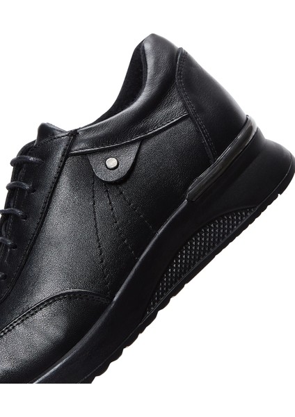 Kadın Siyah Bağcıklı Deri Casual Ayakkabı 25AFD412318