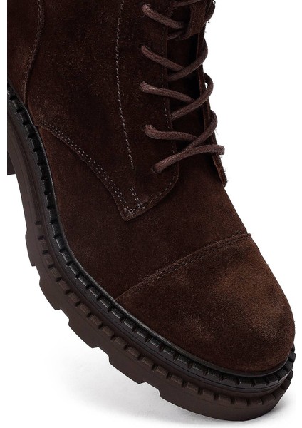 Kadın Kahverengi Fermuarlı Kalın Topuklu Süet Deri Postal Bot 25WFD141110