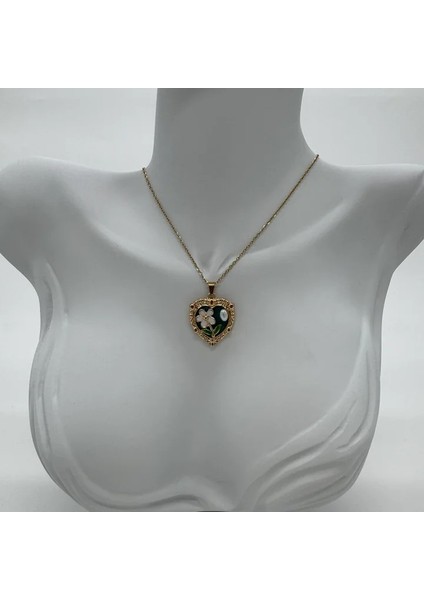 Çelik Vintage Sanat Kolye Serisi: Kalp Model Çiçek Detay - Gold modelleri