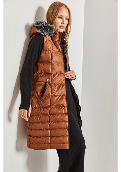 Kadın Kapişonu Kürklü Cep Desenli Uzun Yelek fiyatları