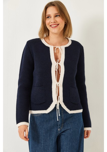 Kadın Önden Bağcıklı Hırka fiyatları