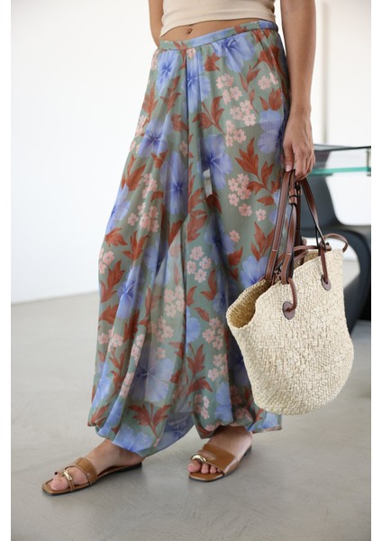 Çiçek Desenli Paçası Lastikli Pantolon modelleri