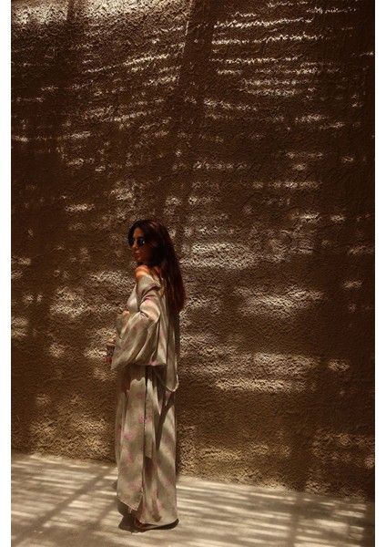 Çiçek Desenli Paçası Lastikli Pantolon fırsatları