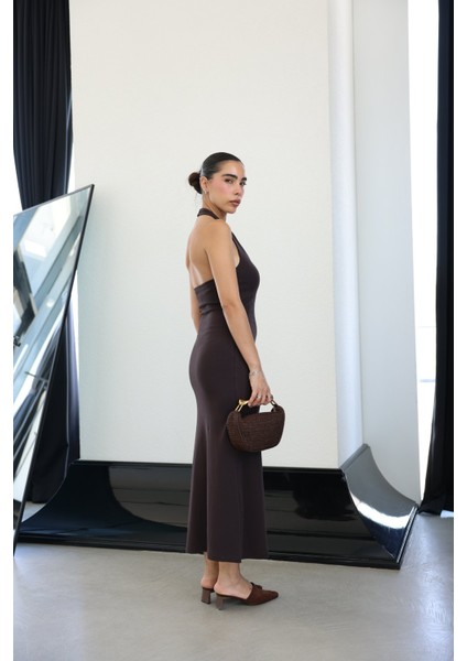 Boyundan Geçmeli Midi Boy Basic Elbise fırsatları