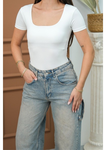 Kadın T-Shirt Kısa Kollu Kare Yaka Alttan Çıtçıtlı Slim Fit Zıbın Bluz