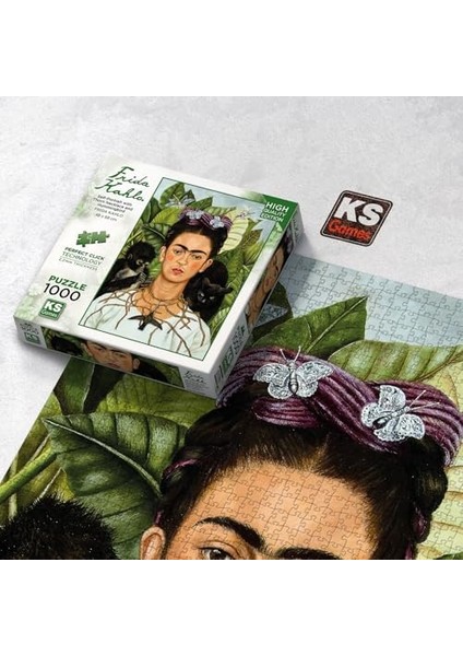 Diken Kolye ve Sinek Kuşlu Kendi Portresi Frida Kahlo 1000 Parça Puzzle fiyatları