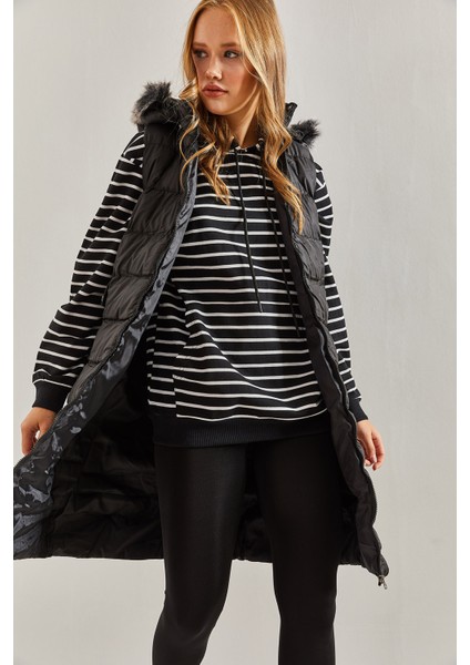 Kadın Kapişonu Kürklü Cep Desenli Uzun Yelek