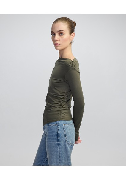 Kayık Yaka Tişört IW6250070016022 modelleri