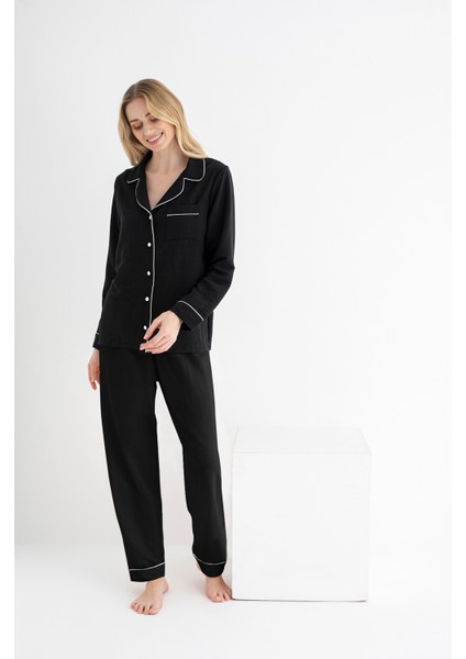 Kadın Aerobin Pijama Takımı – Siyah & Açık Pembe, Düğmeli Cep ve Biyeli Manşet Detaylı modelleri