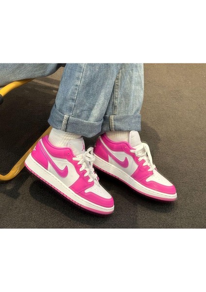 Air Jordan 1 Low Reverse Black Toe (W) Cng modelleri