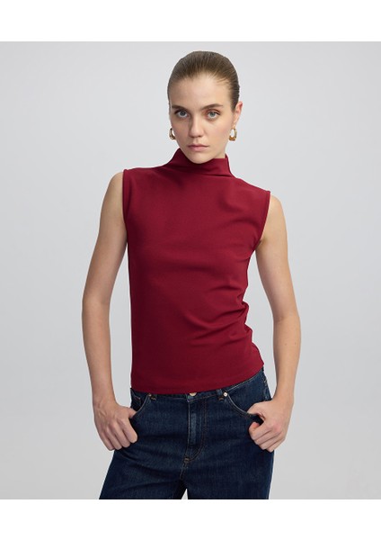 Yüksek Yaka Basic Tişört IW6250070018049