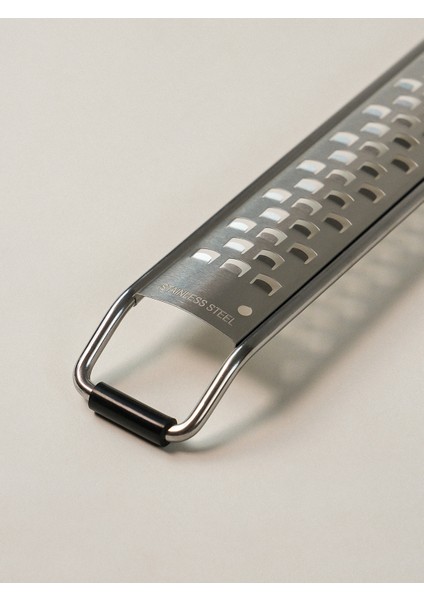 Carle Akasya Çelik Rende (38 Cm) fırsatları