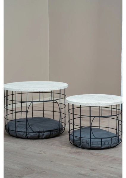 2'li Kedi Yuvalı Sepet Orta Sehpa – Beyaz Traverten Ahşap Tablalı & Minderli Tasarım