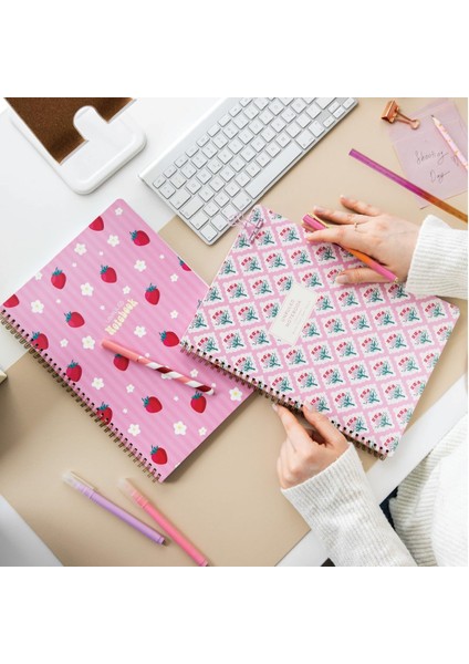 A4 Spiralli Karton Kapak 2 Li Set Düz Çizgisiz Okul Defteri 80 Yaprak, Ders Programlı Çilek