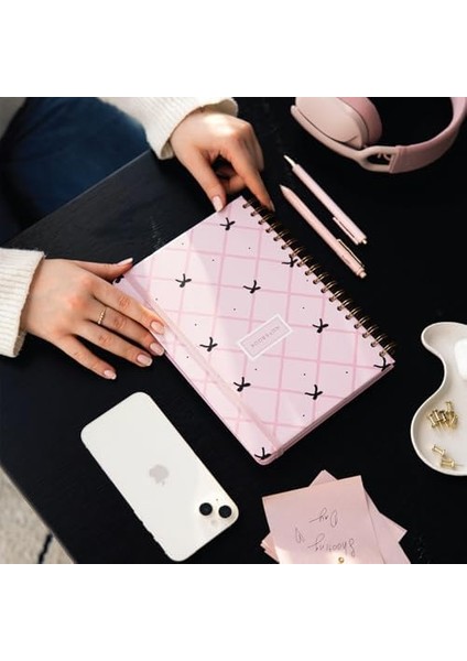 17X24 Spiralli Lastikli Sert Kapak Düz-Çizgisiz Not Defteri Pembe Siyah Kurdele fiyatları
