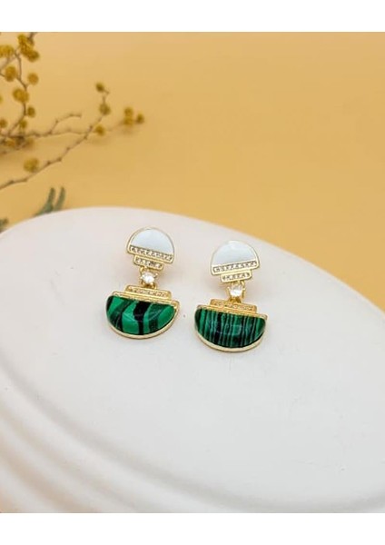 Zirkon Taşlı Yeşil Artemis Küpe fırsatları