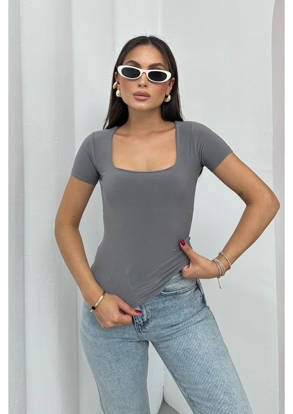 Kadın Kısa Kollu T-Shirt Kare Yaka Çift Kat Sandy Kumaş Crop T-Shirt modelleri
