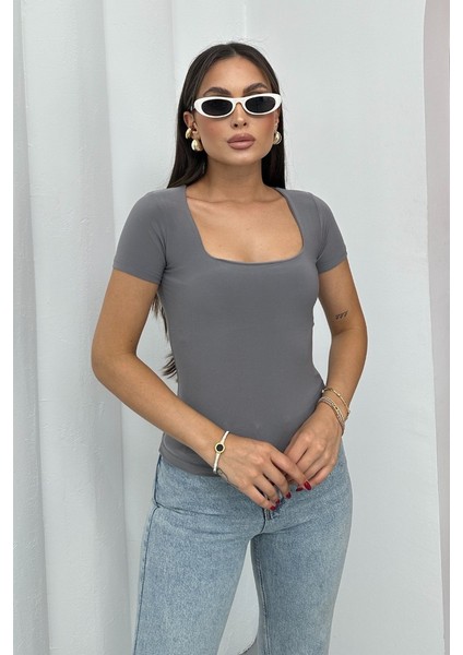 Kadın Kısa Kollu T-Shirt Kare Yaka Çift Kat Sandy Kumaş Crop T-Shirt fırsatları
